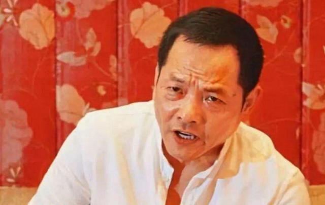 曾带人围殴崩牙驹的广东黑老大,疯狂敛财数十亿,最后下场如何_许建强