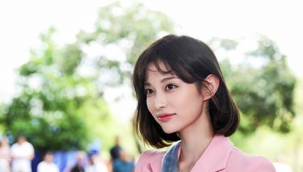 青春斗:"钱贝贝"与孙怡很相似,原来她才是女二号_盖玥希_程宇_主动