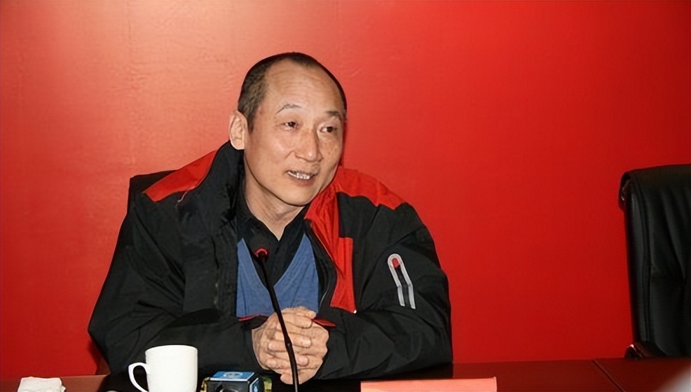 著名导演张建亚:与女星张瑜离婚后,现在人生状况怎样?