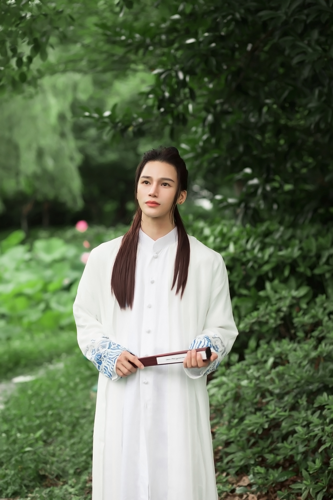 陈奕天曝光了好多之前未曝光的古装照,简直就是福利_写真_组合_魔术师