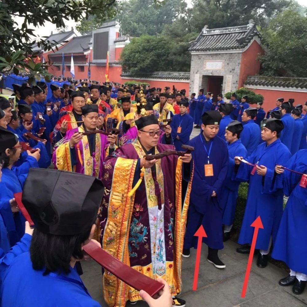 道教中的紫袍和黄袍哪个更厉害?