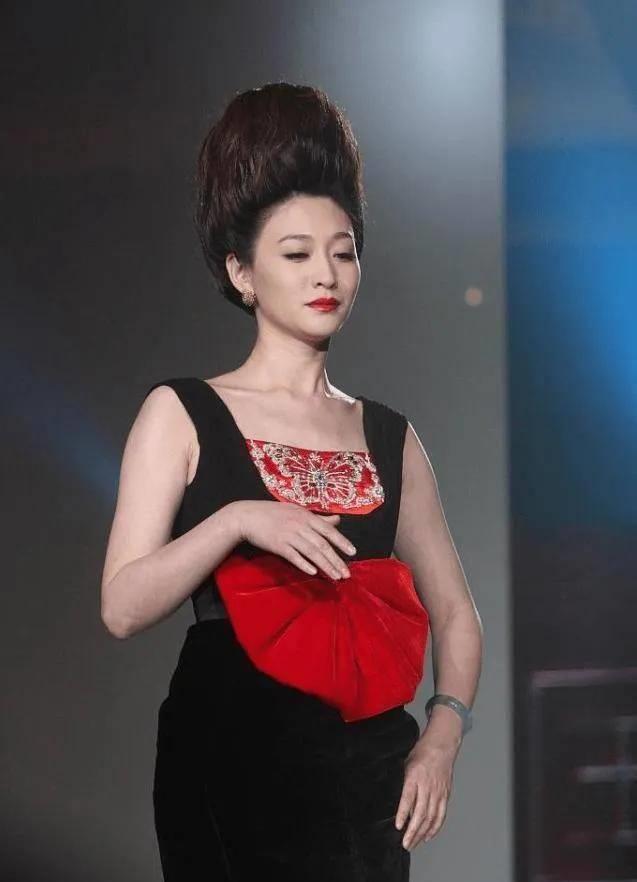 我喜欢开玩笑,也受得了笑话,只要你别说我的发型像簸箕.