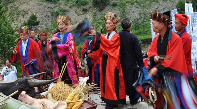 公开场合处以这种刑罚就是为了震慑人心,不让大家私自养蛊,而中国古代