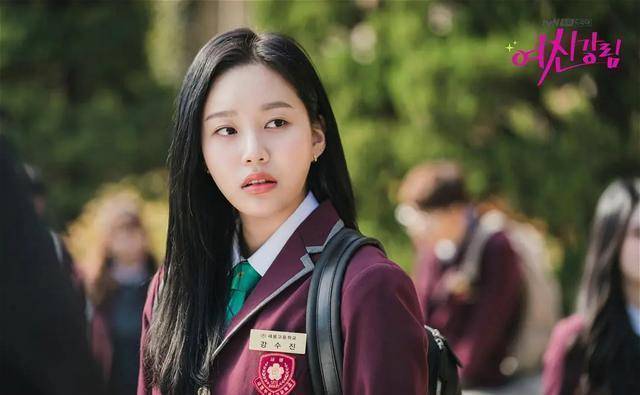 韩剧《女神降临》:女主化妆后成女神?外貌至上争议能否平息?