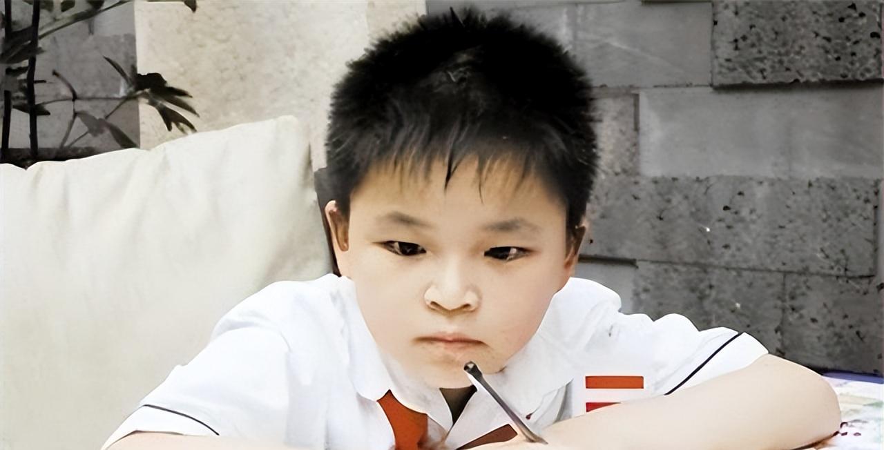 08年汶川地震的九岁小英雄林浩如今在干什么呢?_同学_中国人_年纪