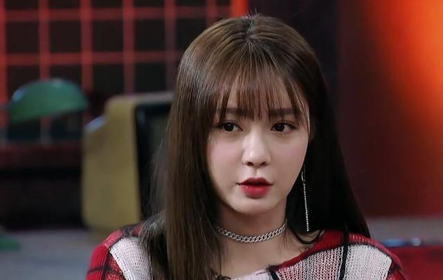 杨迪就说说话要注意分寸,因为总是上头条和热搜,之前沈梦辰和杨迪因为