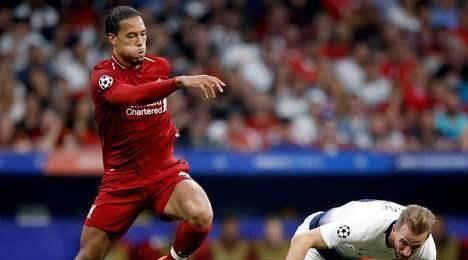 上赛季堪称完美的他终究还是没能获得金球奖,只因遇到了梅西_范迪克