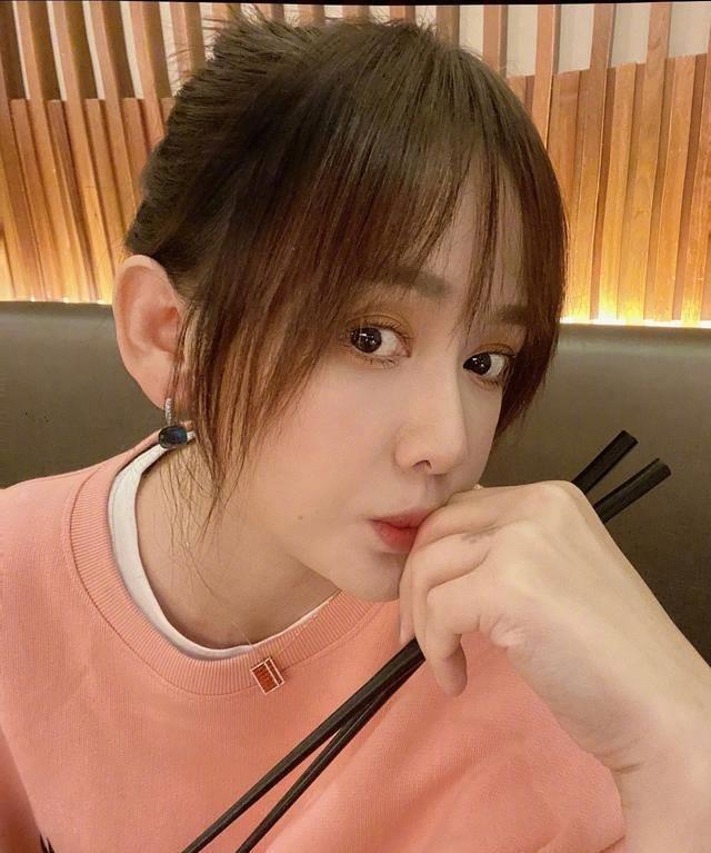 陈乔恩凸肚被传怀孕「半年减11kg」绝美近况曝光_曾伟昌_穿着_平台