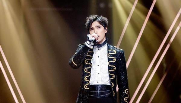 邓丽君经典歌曲偿还再现,3个人的舞台2个人的故事_郑云龙_阿云嘎