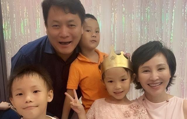 孩子们的到来让这个家越来越好,尤其是郭靖宇的导演事业闯出一片天地
