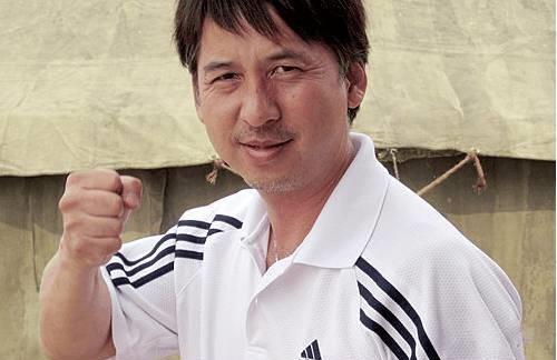 他曾是成龙小弟,因饰演孙悟空被骂面瘫,如今身材发福认不出_曹荣_岁月