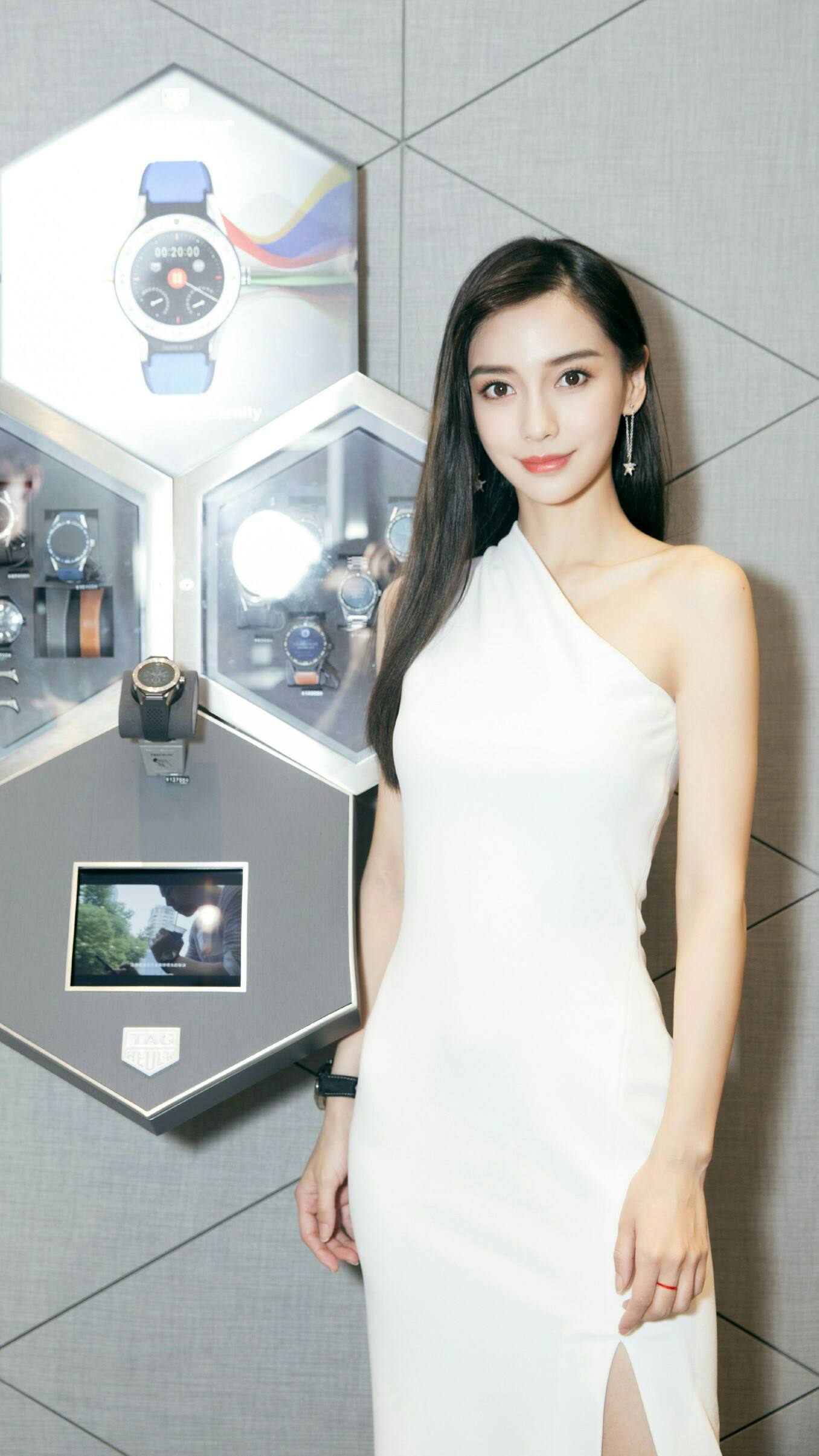 黄晓明离婚"引发的"前妻杨颖的巨大变化",让他像换了个人