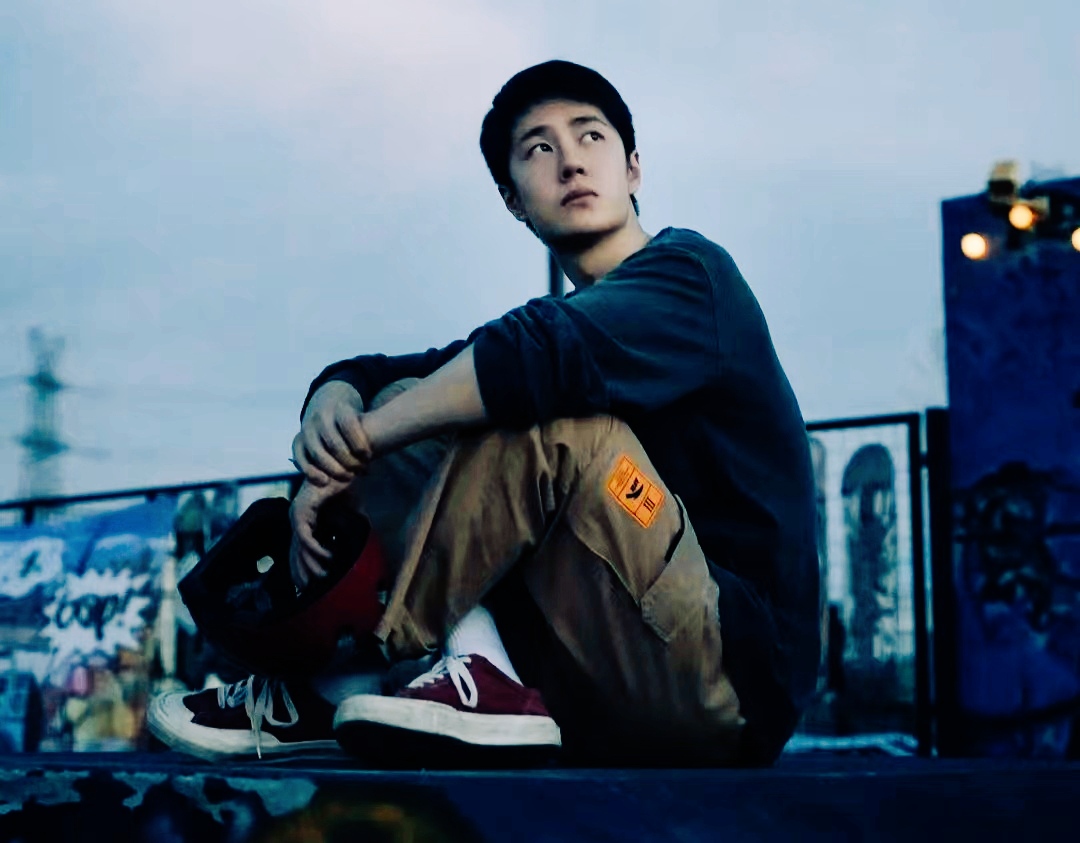 王一博,黄渤,岳云鹏主演的励志电影《热烈》将于明天开始公映_陈烁