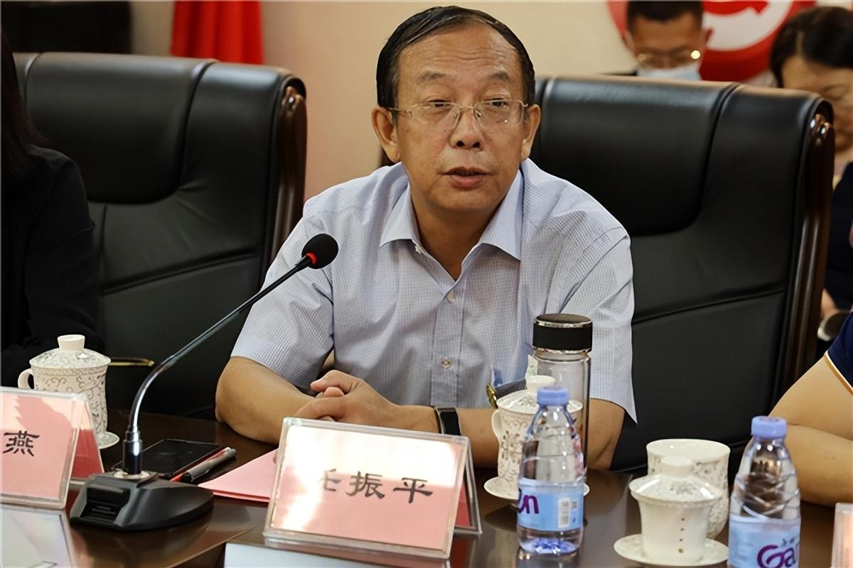 林俊成董事长:内蒙古信用商会会长张文清一行赴深圳庐山集团考察_企业