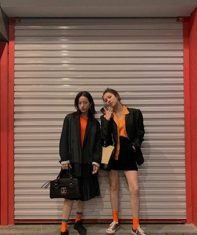 宋妍霏,周雨彤时髦精闺蜜,继男友风后尝试男装花衬衫,又撩又疯_运动