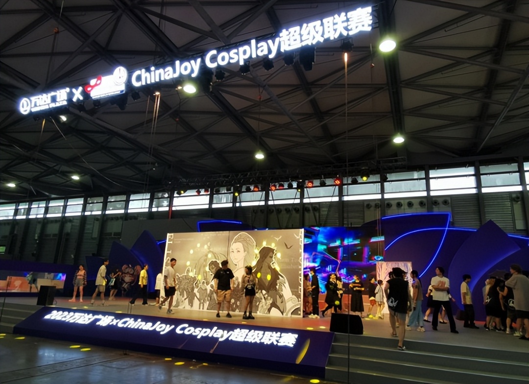 chinajoy2023记者展前探馆腾讯网易,万代高达展位泰裤辣!