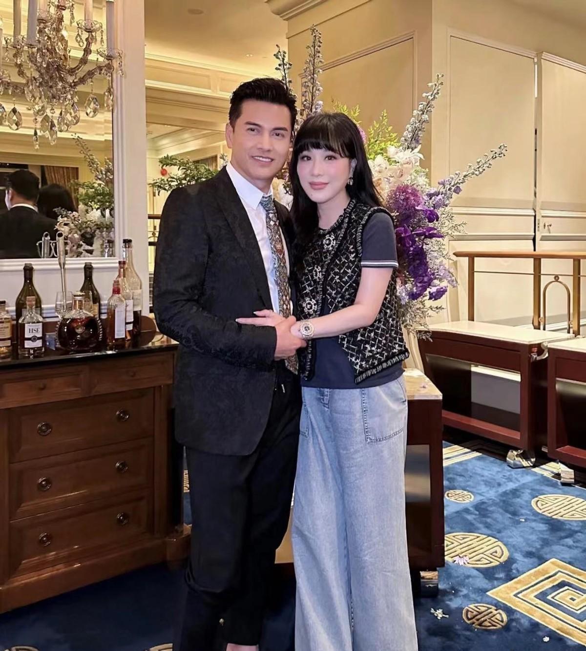 吕良伟和女子现身!