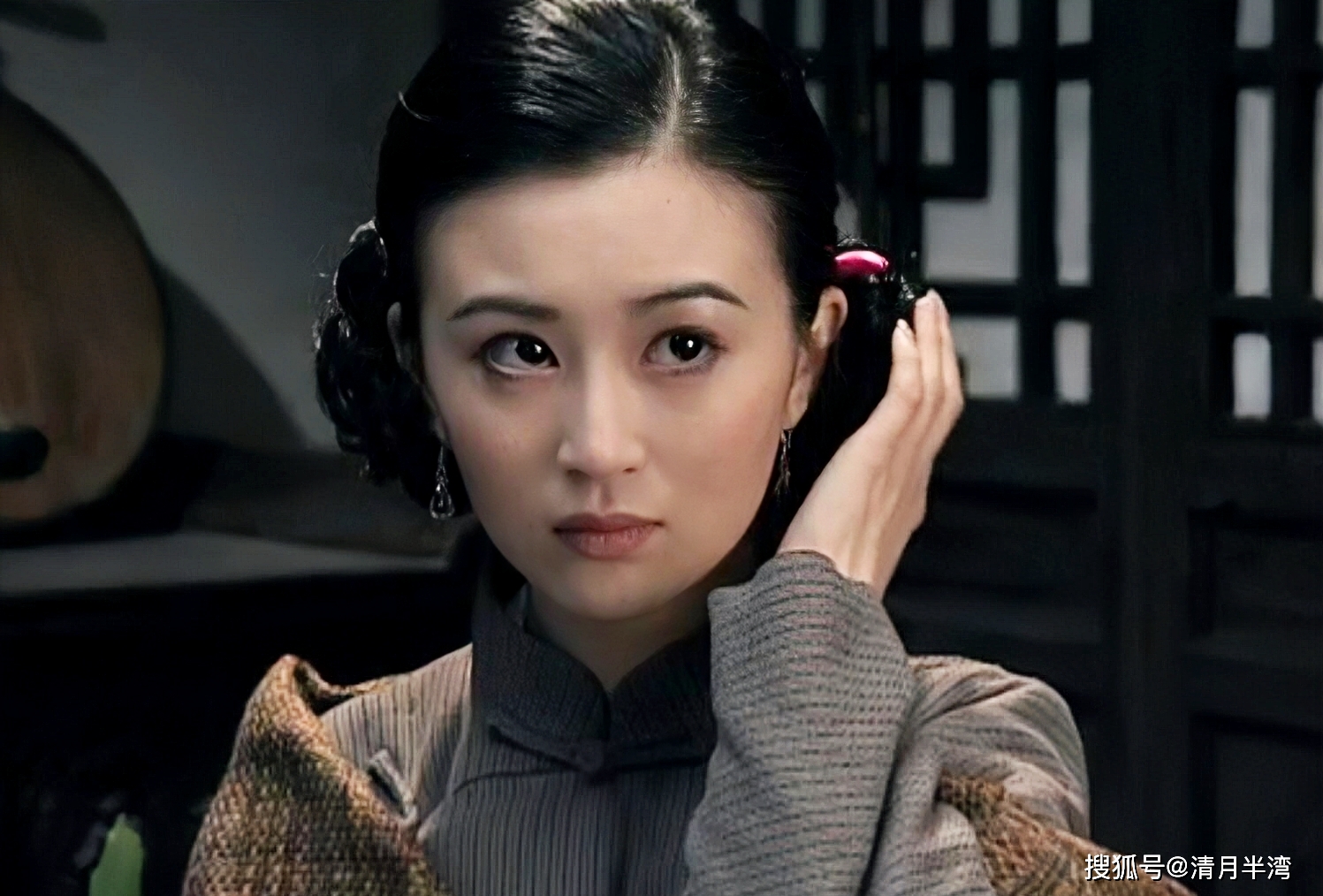 6位"科技脸"反面教材,初见荧屏惊鸿一瞥,再见整容颜垮不敢认_刘竞