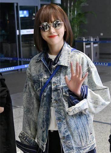 唐嫣穿着全身黑色帅气现身,她穿皮裤美吗?_女生_衣服_身材