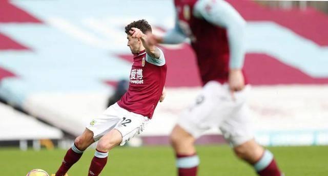 23岁神锋轰11球再甩开孙兴慜,独占英超射手榜_埃弗顿_伯恩利_禁区