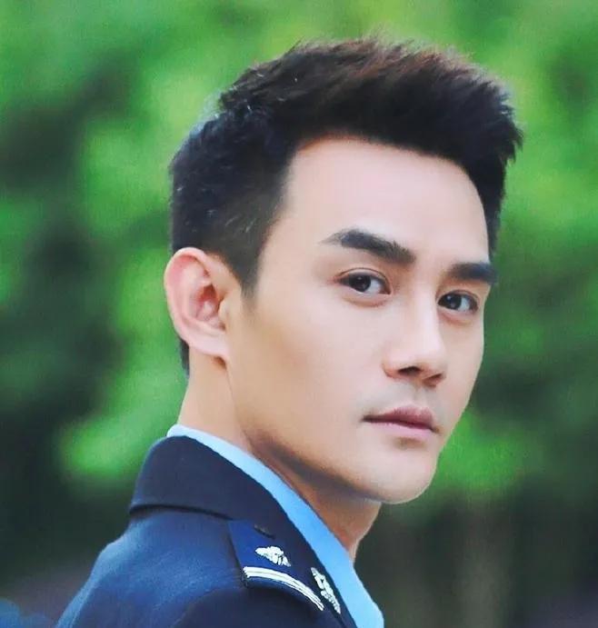 25岁出道即男主,40岁还是阳光大男孩,王凯到底有多帅?_角色_表演_靖王