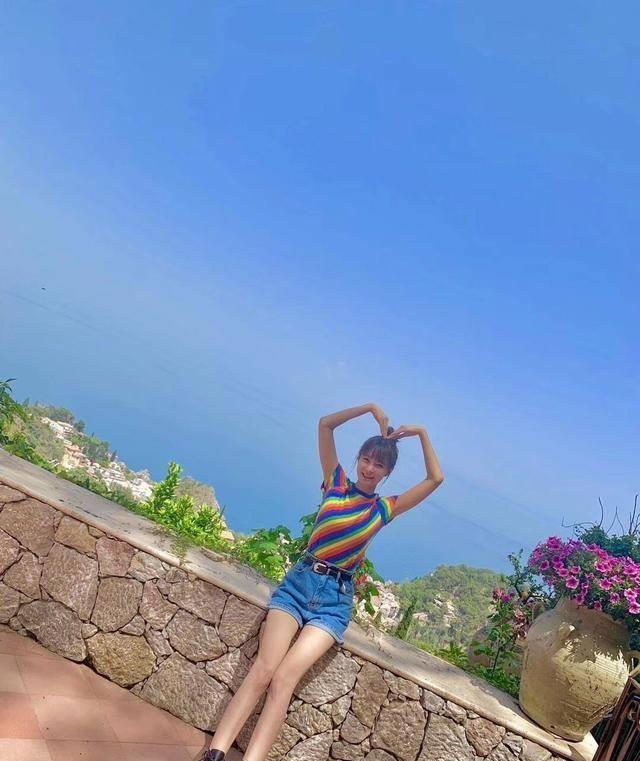 想要和你去海边,穿点沈梦辰的彩虹t,约个会啥的_条纹_经典_风格