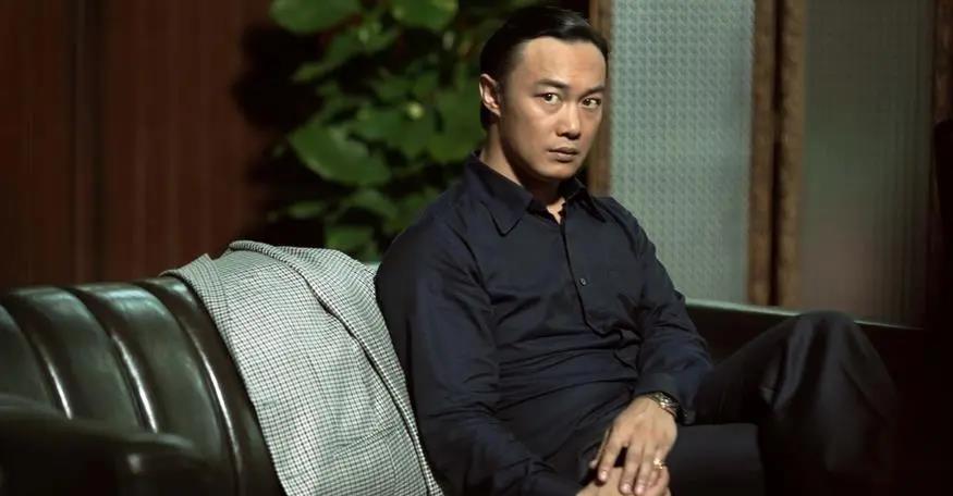 在电影《金钱帝国》中得到了完美的展现_徐乐功_权力_香港