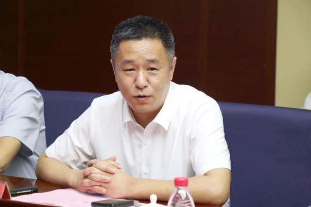 刘松林代表武清区委,区政府对此次签约成功举办表示祝贺,对众望教育