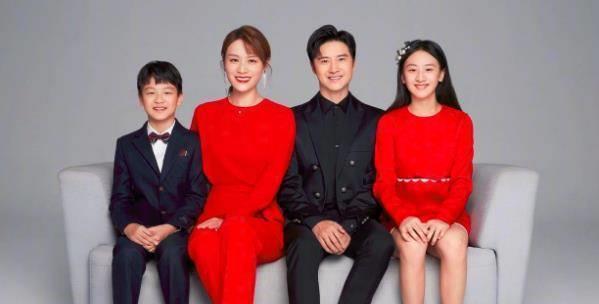 关于叶一茜喜怀三胎的传闻一直没有停止,时不时会有她小腹隆起的消息