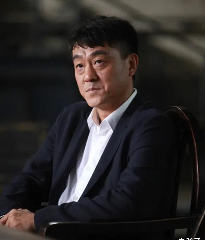 高风亮节,一生不接策划的10位明星,有人说:我的工资够花了_何冰