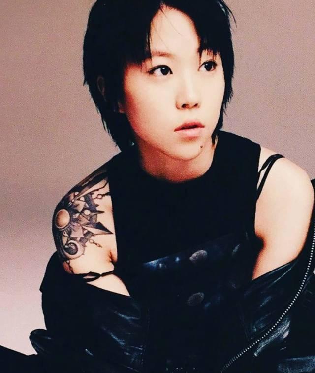 窦靖童这9处纹身,中性风格真的是潮流吗?