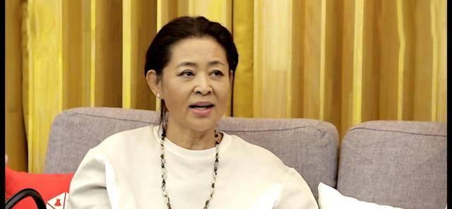 为"雪耻"倪萍开怼蔡明,蔡明一个眼神过去,倪萍立马就怂了!