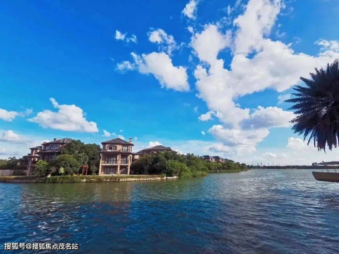 15分钟南沙万达广场迪茵湖小镇售楼处现场销售电话:400-6556-033转333