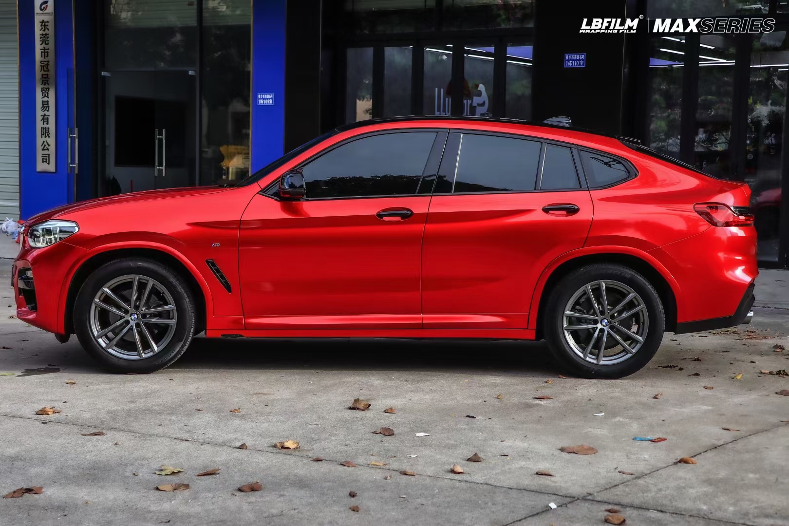 宝马x4-lb改色膜原厂漆胭脂红,非常妖艳的颜色_搜狐汽车_搜狐网