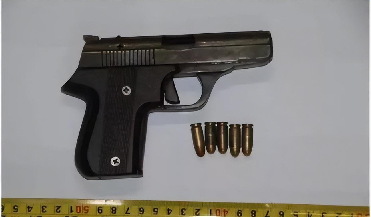 2018年,河北毒枭靠芦苇杆水中潜伏24小时,疯狂逃窜98天后落网_王喜