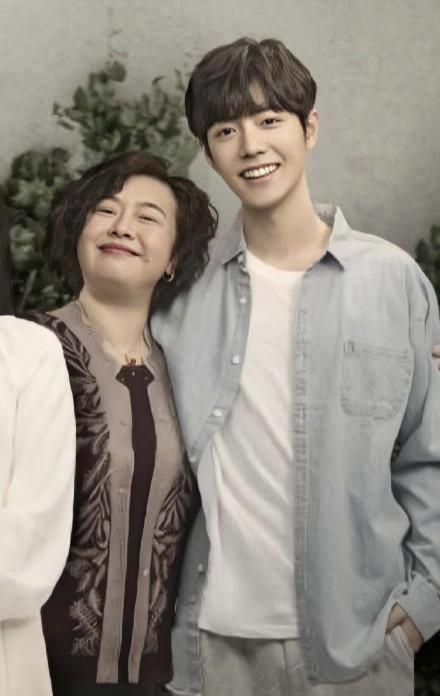 肖战《幸福社区》登上海外热搜,剧情贴近生活,蔡丁母子超可爱!