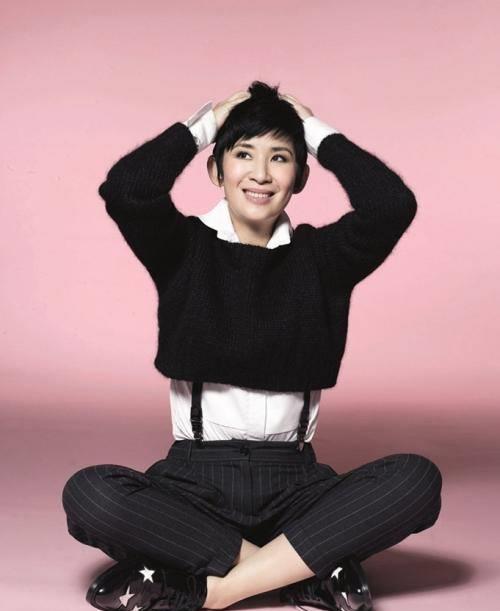 谐星吴君如,遭男友嫌弃被分手,现与导演同居15年有名无份_电影_时光