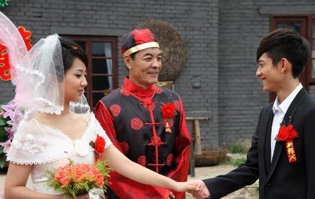 杨紫打电话跟张一山借钱,张一山下意识说出6个字,网友:真兄弟_友情
