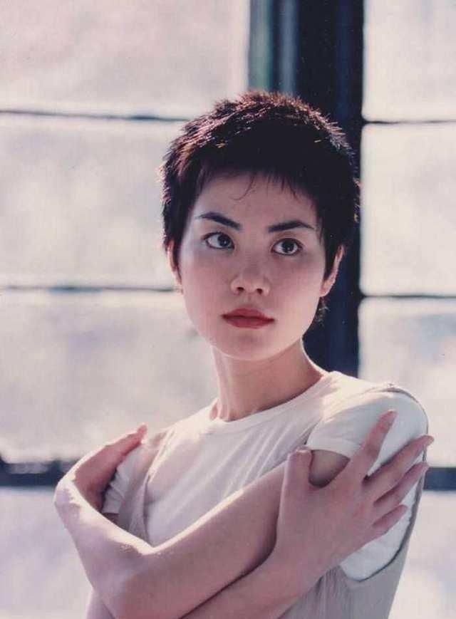 谢霆锋大儿子鞋码和张柏芝一样大,王菲无法再婚不言而喻_孩子_消息