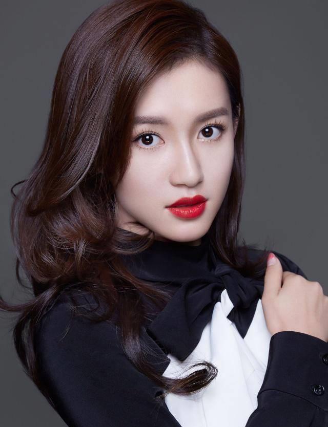 最后想说的是彭小苒和苏青对比一下真的长得太像了,越看越像一个人,有