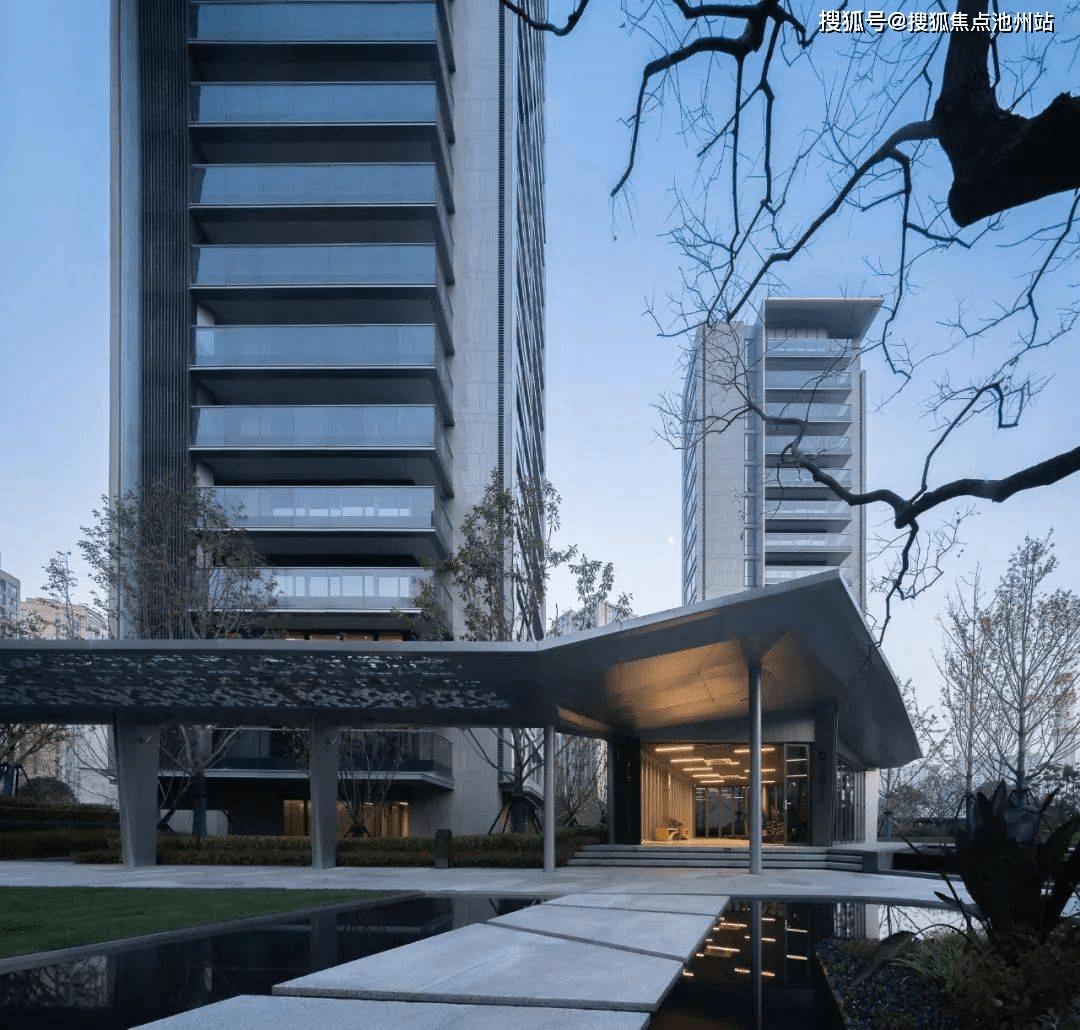 社交圈杭州的"烫金一公里"左手江河汇,右手万象城,来福士钱潮鸣翠先天