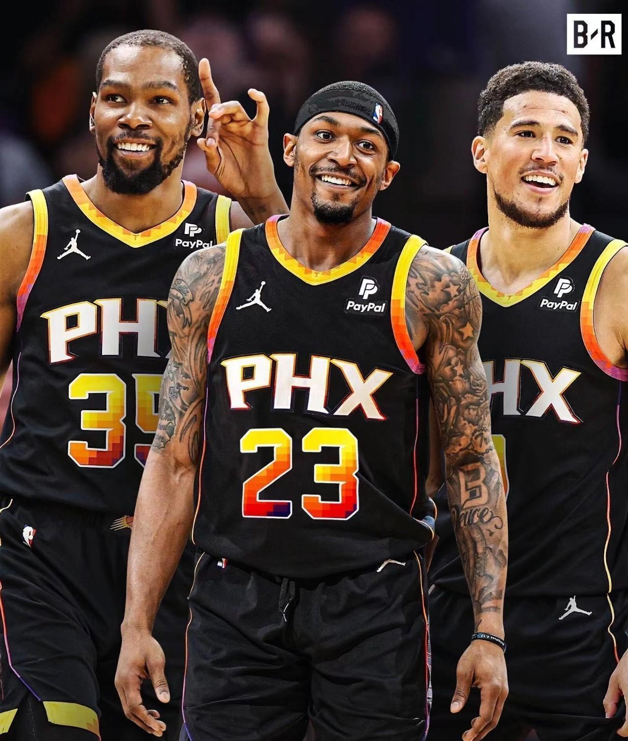 太阳队在2021年和2022年分别赢得了年度最佳教练奖后,蒙蒂·威廉姆斯