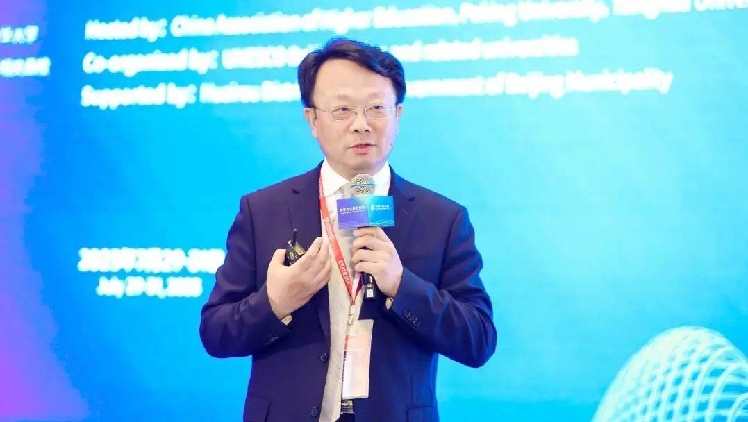 清华大学校长王希勤：学生要不断内省，全面自我认知，承担非功利性责任