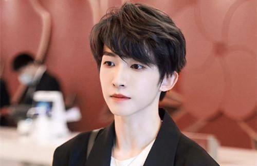 余景天的事情还没有平息,刘宇又爆出新瓜,老师布置"撑"作业?