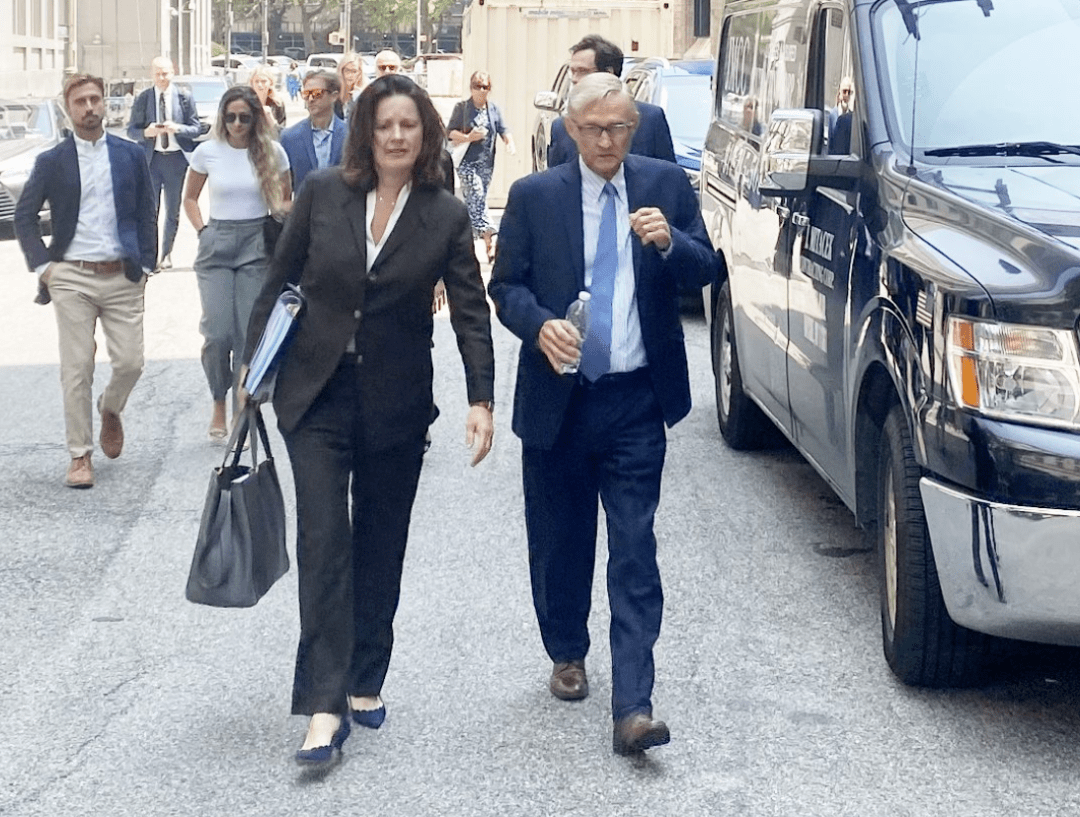 自2001年起,薛纬诚马房的赛马出赛5281场,有1306场跑获头马,马房2017