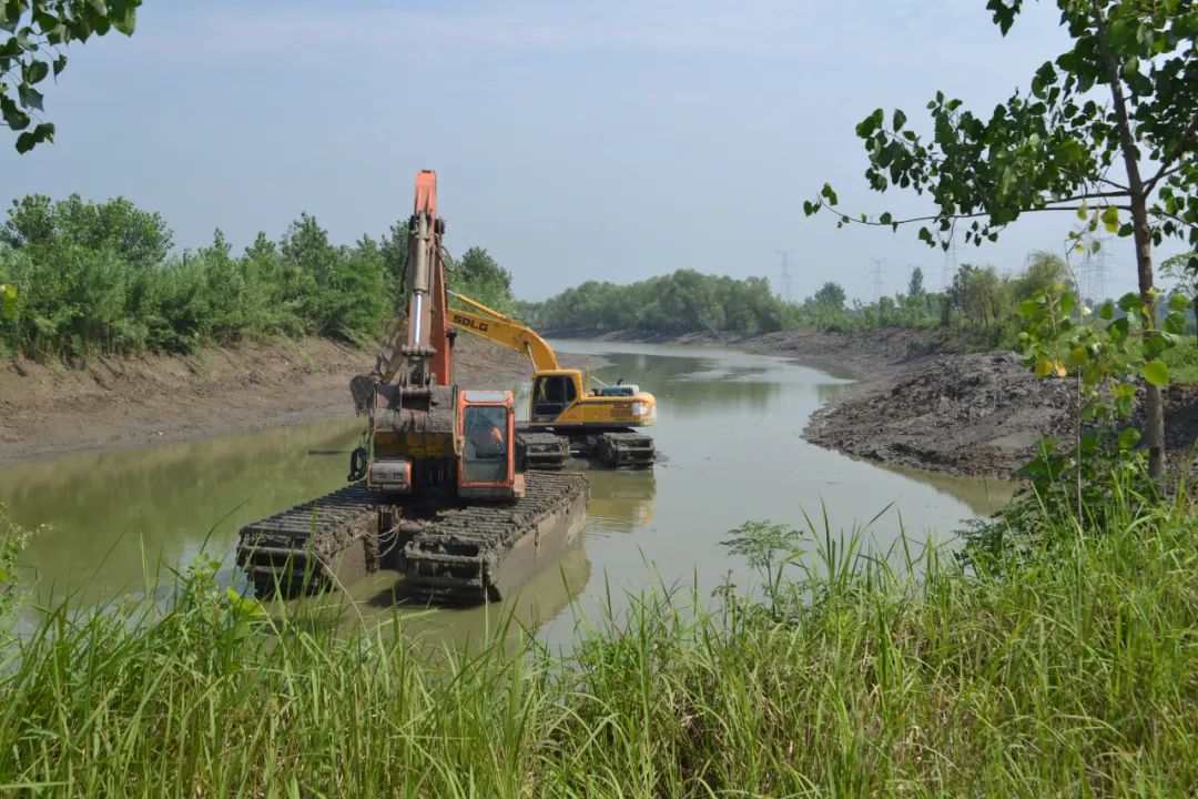 【金蚯蚓—水利工程项目】南京某社区河道清淤项目_施工_进行_治理