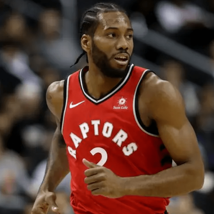 然而,伦纳德的交易市场并不是那么广阔,因为他的合同还有两年,而且他