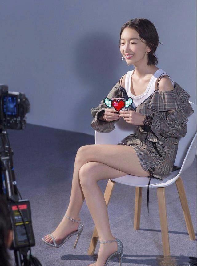 周冬雨代言衣服被策划词内涵了?