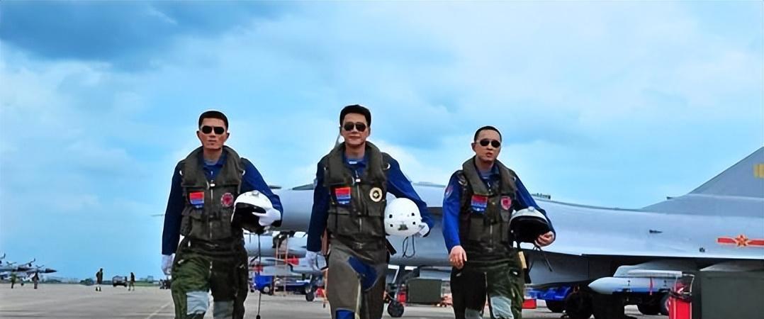 为什么飞行员几乎全是军官，而没有士兵？