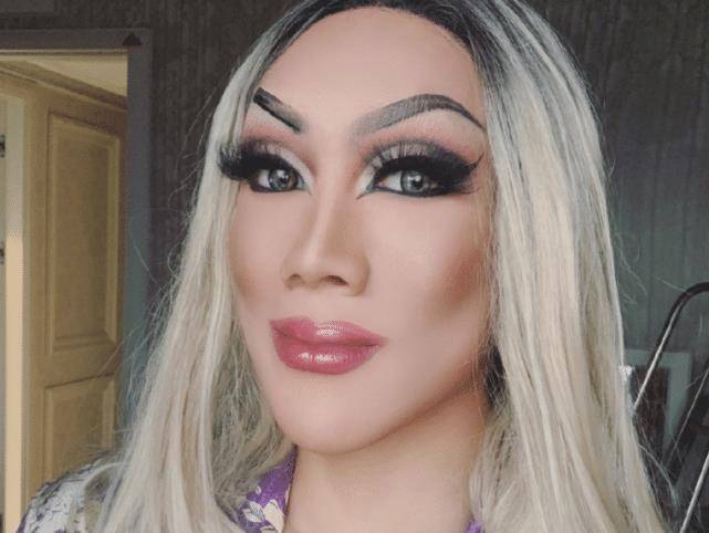 当他卸掉浓妆换上白色西装,帅成王子!_热度_风格_因为